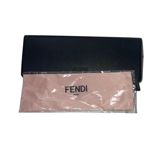 Fendi Woman Sunglasses - Picture 7 of 9